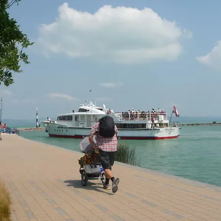 בית הארחה Balaton Art Balatonszárszó